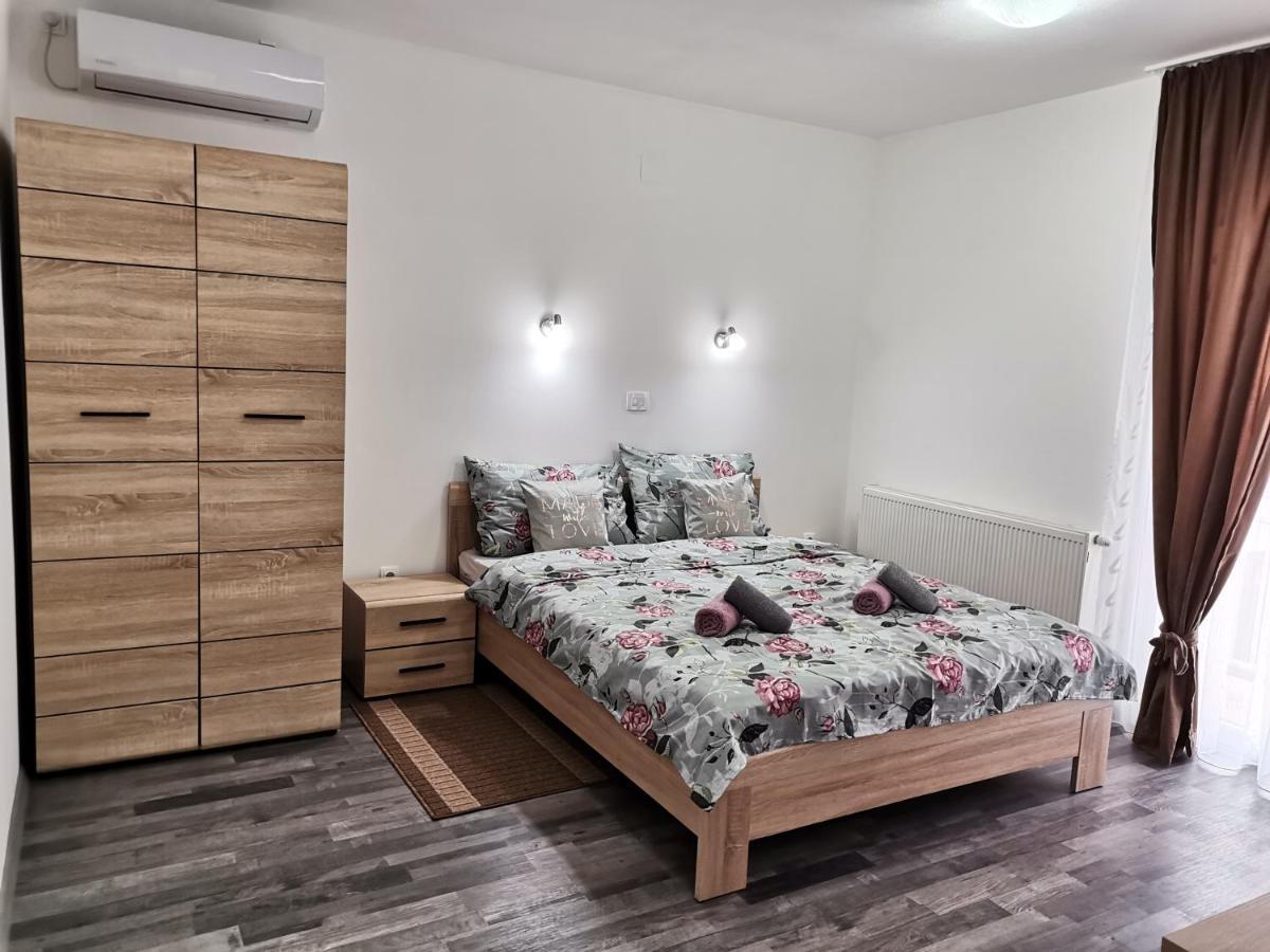 Apartmani "Marina" Otocac Exterior photo