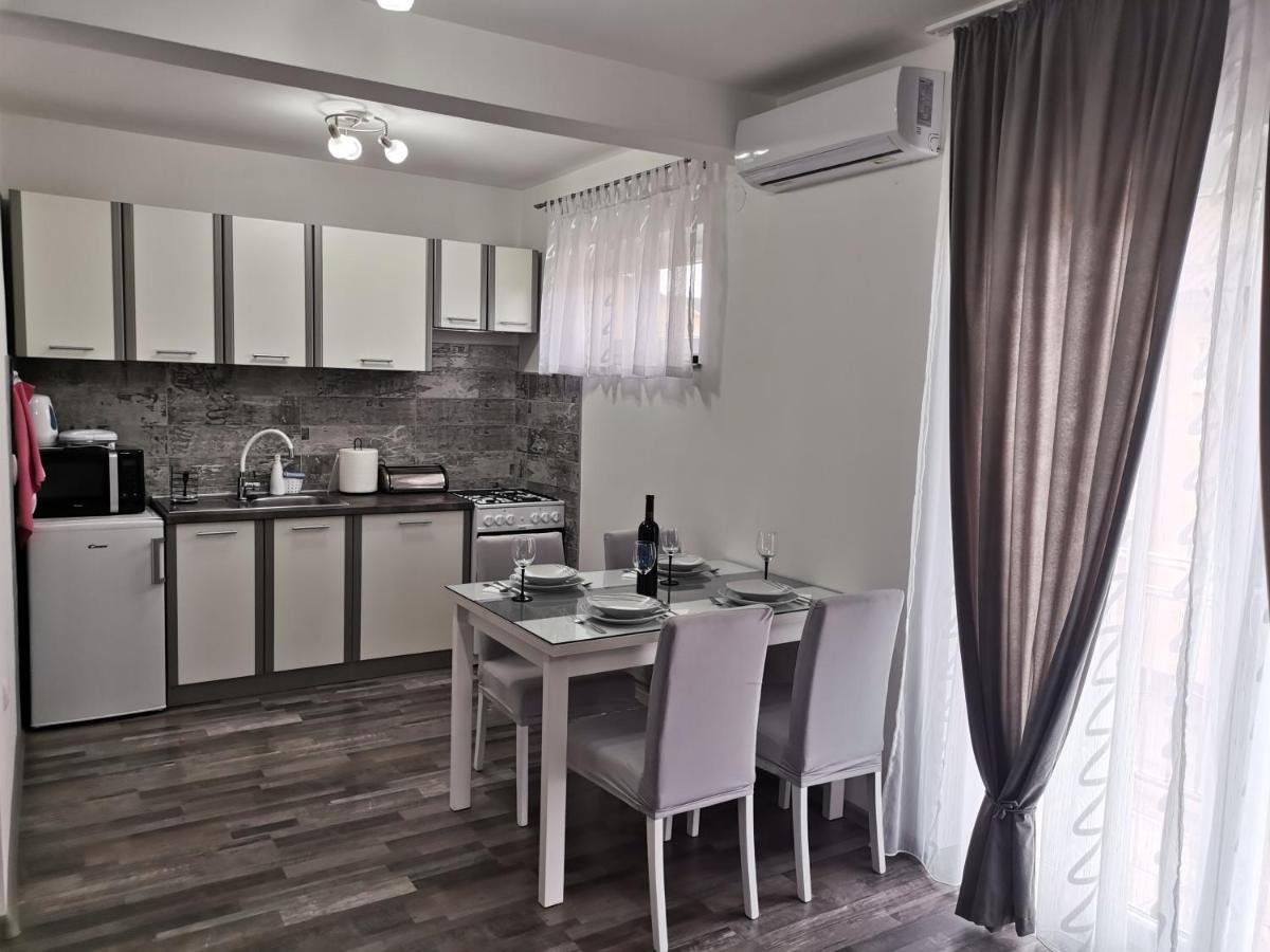 Apartmani "Marina" Otocac Exterior photo