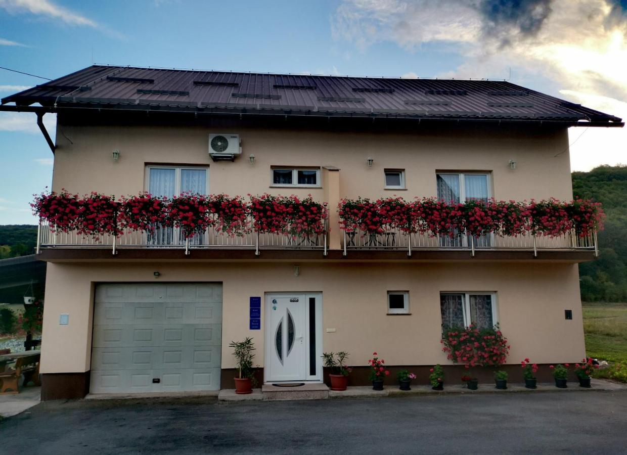 Apartmani "Marina" Otocac Exterior photo